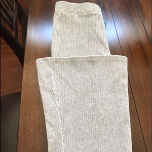 Forever 21 Women’s Bell bottom stretch pants